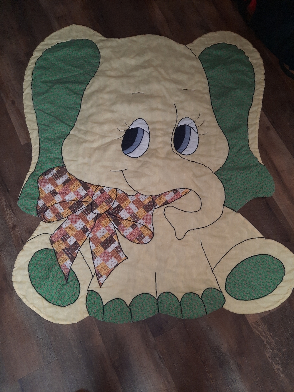 Cute Vintage Elephant Appliqué Quilted Throw - Yellow & Green